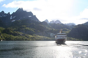 Hurtigruta pod štíty Trolltindan