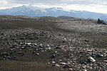 Tindafjallajökull nad lesknoucím se obsidiánem vrcholu Hrafntinnuskeru