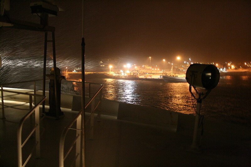 Stykkishólmský přístav ve sněžné bouři