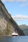 …a Hurtigruta se blíží