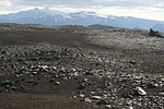 Tindafjallajökull nad lesknoucím se obsidiánem vrcholu Hrafntinnuskeru