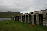 Ruiny sardinkárny v Ingólfsfjordu