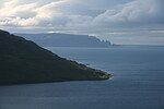 V Ingólfsfjordu - výhled na sever k Drangaskörð